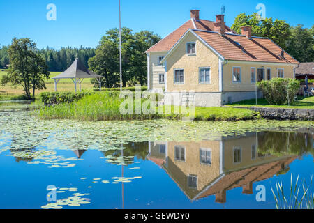 Brevens bruk - una piccola e antica ferriera company town in Svezia Foto Stock