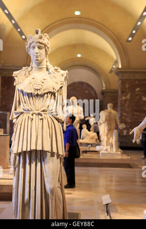 Il Greco antico statue esposte al Museo del Louvre a Parigi, Francia. Foto Stock