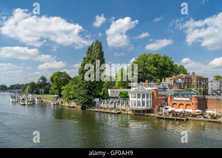 Kingston upon Thames sul Fiume Tamigi ad ovest di Londra Foto Stock