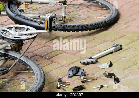 Riparazione bici e il gruppo di strumenti Foto Stock