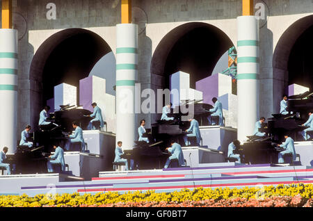 Spettacoli musicali durante la cerimonia di apertura a 1984 Giochi Olimpici di Los Angeles. Foto Stock