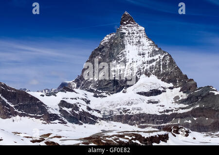 Cervino, Svizzera. Vista sulle facce sud ed est vista dal Matterhorn Glacier Paradise. Foto Stock