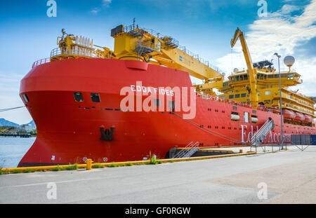 Edda Fides flotel, alloggio nave per l'industria petrolifera, Big Red in nave Foto Stock