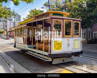Pubblico cable cars di San Francisco strade, STATI UNITI D'AMERICA Foto Stock