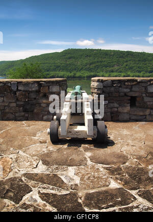 Ticonderoga, New York, Stati Uniti d'America. Luglio 24, 2016. All'interno di Fort Ticonderoga sulle rive del lago Champlain in estate Foto Stock