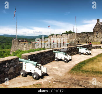 Ticonderoga, New York, Stati Uniti d'America. Luglio 24, 2016. All'interno di Fort Ticonderoga sulle rive del lago Champlain in estate Foto Stock