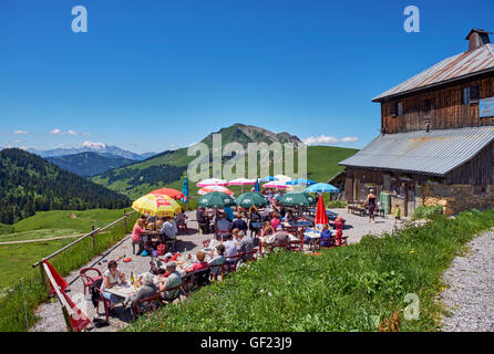 Ristorante Terrazza al Col des Annes. Le Grand Bornand, Alta Savoia, Francia. Foto Stock