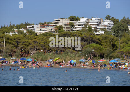 Megalo Kavouri beach a Atene, Grecia Foto Stock