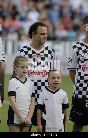 Mainz, Deutschland. 27 Luglio, 2016. 27.07.2016 - Felipe Massa bei dem Benefizspiel " Champions per carità 2016' zu Ehren von Michael Schumacher in der Opel Arena in Mainz/ 27 Luglio 2016- Felipe Massa durante il beneficio soccer game 'Champions per carità 2016' in onore di Michael Schumacher a Opel Arena a Mainz, Germania | Verwendung weltweit © dpa/Alamy Live News Foto Stock