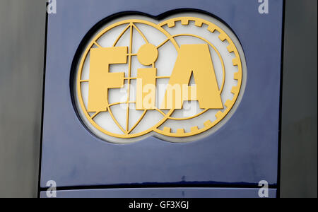 Hockenheim, Germania. 28 Luglio, 2016. La FIA il logo può essere visto su un motorhome a Hockenheim di Hockenheim, in Germania, il 28 luglio 2016. Il Gran Premio di Germania inizia il 31 luglio 2016. Foto: JAN WOITAS/dpa/Alamy Live News