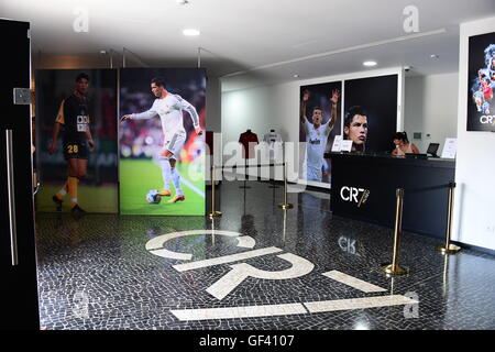 Funchal, Madeira. 23 Luglio, 2016. Cristiano Ronaldo apre le porte a un hotel di lusso e l'adiacente museo del calcio a Funchal, il suo luogo di nascita. © Azione Sport Plus/Alamy Live News Foto Stock