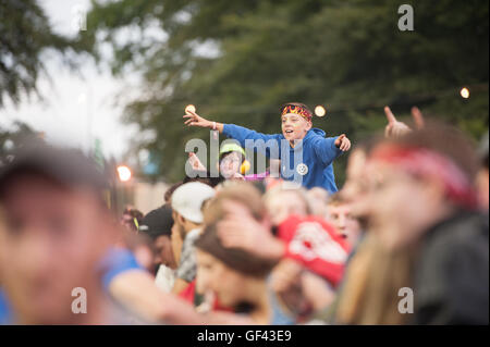 Kendal Calling Music Festival, Cumbria, 28 luglio 2016, Credito folla:WittWooPhoto/Alamy Live News Foto Stock