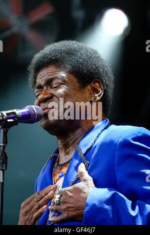 Malmesbury, Regno Unito. 29 Luglio, 2016. Charles Bradley & la sua Extraordinaires gioca WOMAD 2016 a Charlton Park di Malmesbury su 29/07/2016 . Nella foto: Charles Bradley, Cantante Soul. Credito: Julie Edwards/Alamy Live News Foto Stock