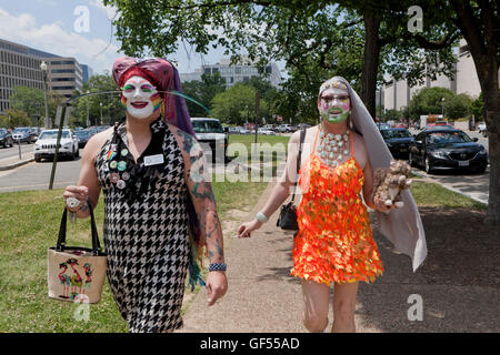 Trascinare regine a Gay Pride Festival - Washington DC, Stati Uniti d'America Foto Stock