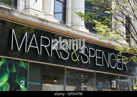 M&S, Albert Street, Nottingham City Centre Foto Stock