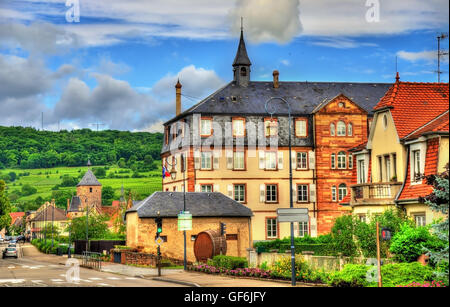 Tradizionale stile alsaziano case in MOLSHEIM - Francia Foto Stock