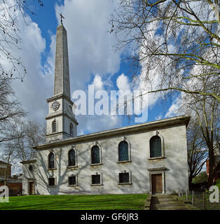 San Luca Old Street, South anteriore e obelisco steeple. Probabilmente la progettazione congiunta di Giovanni Giacomo e Nicholas Hawksmoor, 1727-1733. Foto Stock