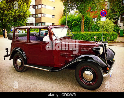 A Garching, Germania - Auto d'epoca tradizionale sfilata: Antiquariato Antique BMW 315 Automobile prodotta negli anni 1934-1937 Foto Stock