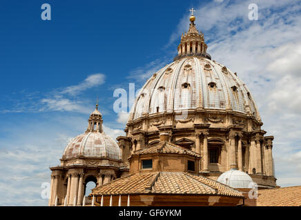 La basilica di San Pietro, Piazza San Pietro e Città del Vaticano Foto Stock