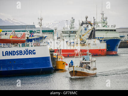 Navi e imbarcazioni presso il marinaio annuale del Festival, Reykjavik, Islanda Foto Stock