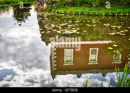 Parco Woerlitzer, Villa il mirroring di Hamilton in acqua Foto Stock