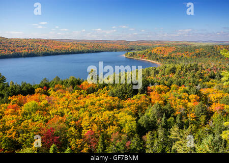 America del nord, Canada Ontario, Algonquin Provincial Park, i colori autunnali Foto Stock