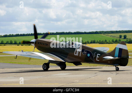 Vickers Supermarine Spitfire PR XIX, PS890, a Duxford Foto Stock