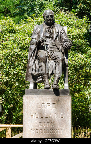 Una statua di Lord Holland in Holland Park, Londra Foto Stock