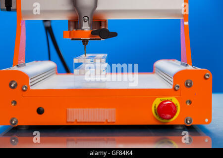 Coordinare la fresatura CNC macchina per la lavorazione di materie plastiche Foto Stock