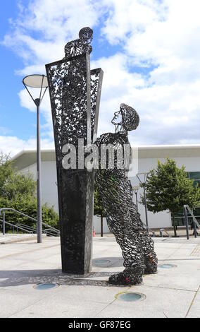 Posso vedere per miglia scultura di Andy Scott alloa clackmannanshire Scozia Luglio 2016 Foto Stock