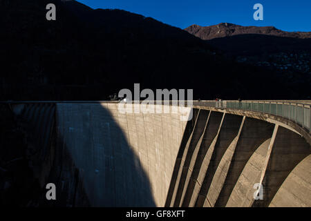 Svizzera Canton Ticino, diga della Verzasca Foto Stock