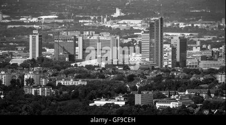 Vista aerea, skyline del cibo con RWE Tower, azienda Evonik-ufficio edificio, sede, Post grattacielo, vista da Fischlaken, Essen, Foto Stock