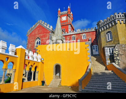 SINTRA, Portogallo - 9 novembre: la pena Palazzo Nazionale di Sintra il 9 novembre 2013. Il palazzo è un patrimonio mondiale UNESCO Sit Foto Stock