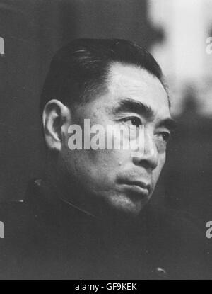 Un ritratto di Chou En-Lai, la Premiere della Repubblica popolare di Cina,1957. Foto Stock