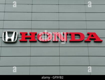 YAROSLAVL, RUSSIA - Aprile 9, 2016: logotipo della Honda Corporation il 9 aprile 2016. Honda è il giapponese costruttore automobilistico Foto Stock