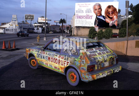 Funny auto parcheggiate sulla Sunset Strip circa 1992 Foto Stock