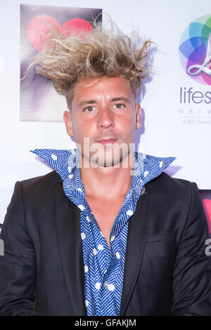 Hollywood, California, USA. 28 luglio, 2016. attore igor djenge assiste 'rock pista' fashion evento benefici con l'avant-garde designer filippino, rocky gathercole, all'Avalon hollywood situato in Hollywood, la California. La manifestazione è stata una raccolta di fondi per l'ABS-cbn foundation international's bantay bata (bambino guarda) programma che risolve le esigenze di abuso di bambini nelle Filippine. Credito: sheri determan / alamy live news Foto Stock