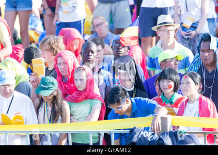 Cracovia in Polonia. 29 Luglio, 2016. Via Crucis con Papa Francesco al GMG 2016 a Cracovia Credito: Lorenzo Bossi/Alamy Live News Foto Stock