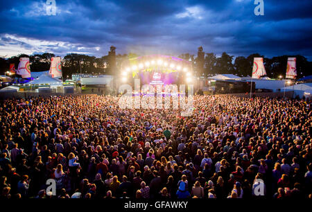 George Clinton il Parlamento Funkadelic eseguire DEL FESTIVAL WOMAD, 30 luglio 2016. Foto Stock