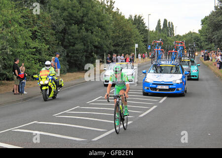 Prudential RideLondon-Surrey Classic. Domenica 31 luglio 2016. East Molesey, Surrey, Londra, Inghilterra, Gran Bretagna, Italia, Regno Unito, Europa. Top ciclisti professionisti hanno preso parte a questa ora annual world-class evento che segue principalmente il percorso utilizzato nel London 2012 Olympic Road Race. Credito: Ian bottiglia/Alamy Live News Foto Stock