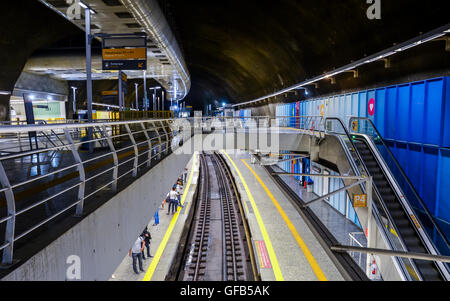 All'interno di una stazione della metropolitana a Rio de Janeiro in Brasile. La città ospita i Giochi Olimpici nel 2016. Foto Stock