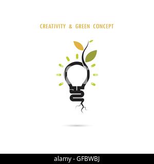 Pianta che cresce dentro la lampadina logo.ECO-Green il concetto di energia.Tree del concetto di conoscenza. L'istruzione e la concezione di business. Illustrazione Vettoriale