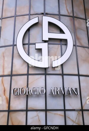 Giorgio Armani logo aziendale, una casa di moda italiana fondata da Giorgio Armani nel 1975. Foto Stock