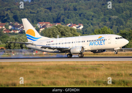 Stoccarda/Germania Luglio 27, 2016: Aviolet 737 all'Aeroporto di Stoccarda. Foto Stock