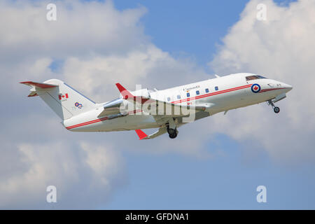 Stoccarda/Germania Marzo 12, 2015: Canada Air Force Chally presso l'Aeroporto di Stoccarda. Foto Stock