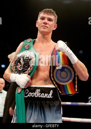 Luke Campbell celebra la vittoria su Argenis Mendez durante il vacante WBC Silver campionato leggero bout presso la prima diretta Arena, Leeds. Foto Stock