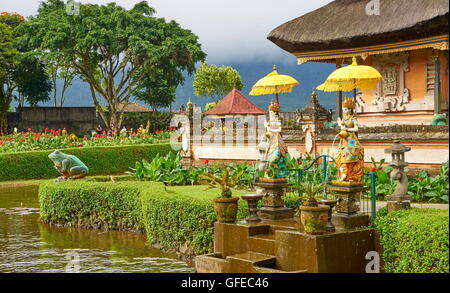 Pura Ulun Danu tempio sul lago Bratan, Bali, Indonesia Foto Stock