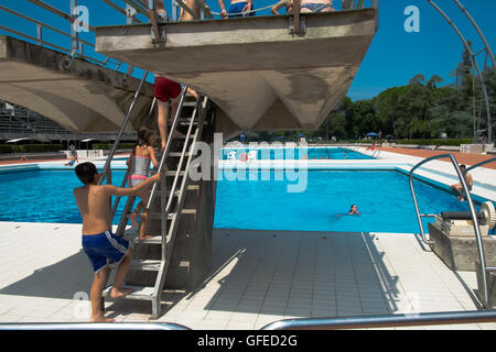 Piscina Costoli, Firenze , Italia. Panoramica della piscina principale per il primo Trisome Olympic Games 2016 per la sindrome di Down Foto Stock