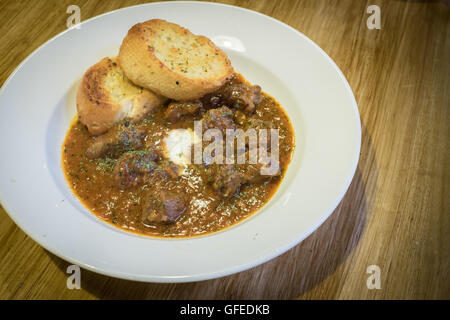 Gulasch di manzo slow cooker fatta in casa Foto Stock