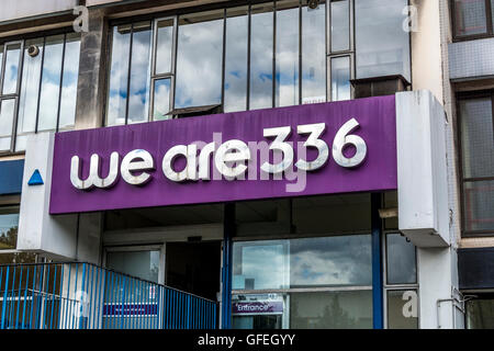 Ci sono 336, 336 Brixton Road, Londra - una carità fornendo uno spazio ufficio per le organizzazioni di disabili - disabilità mozzo a Lambeth Foto Stock